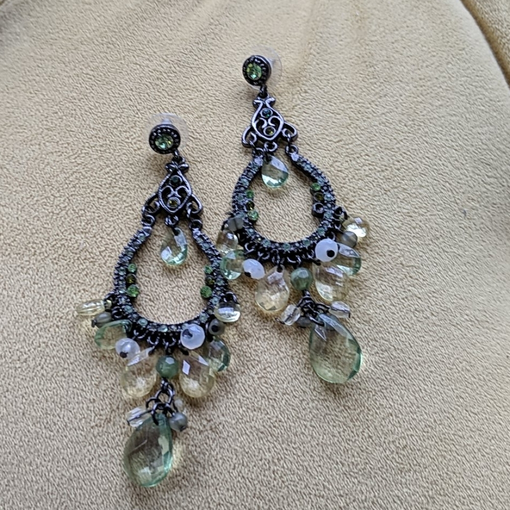Giant Chandelier earrings: green and charcoal